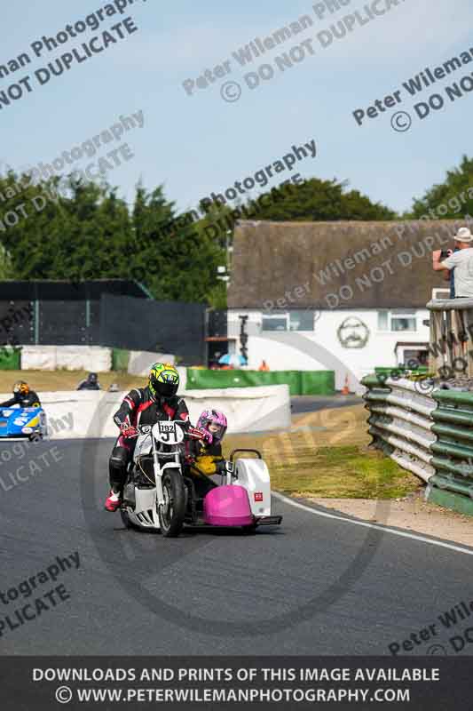 Vintage motorcycle club;eventdigitalimages;mallory park;mallory park trackday photographs;no limits trackdays;peter wileman photography;trackday digital images;trackday photos;vmcc festival 1000 bikes photographs